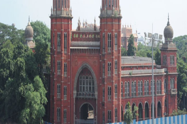https://cache.careers360.mobi/media/colleges/social-media/media-gallery/9329/2019/4/23/Campus-View of Dr Ambedkar Government Law College Chennai_Campus-view.jpg